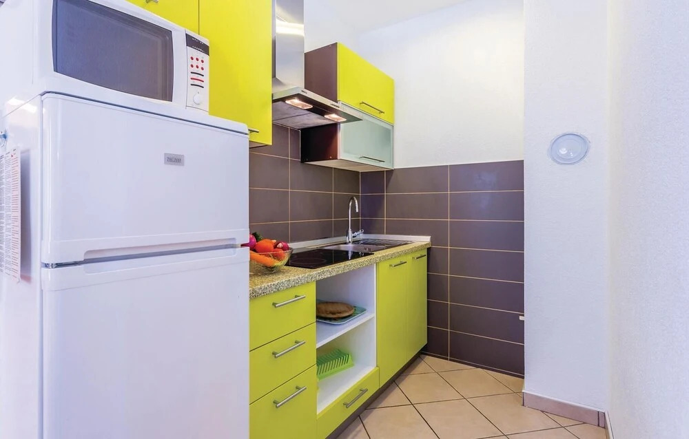 Beautiful Home in Lukovo Sugarje With Wifi and 2 Bedrooms
