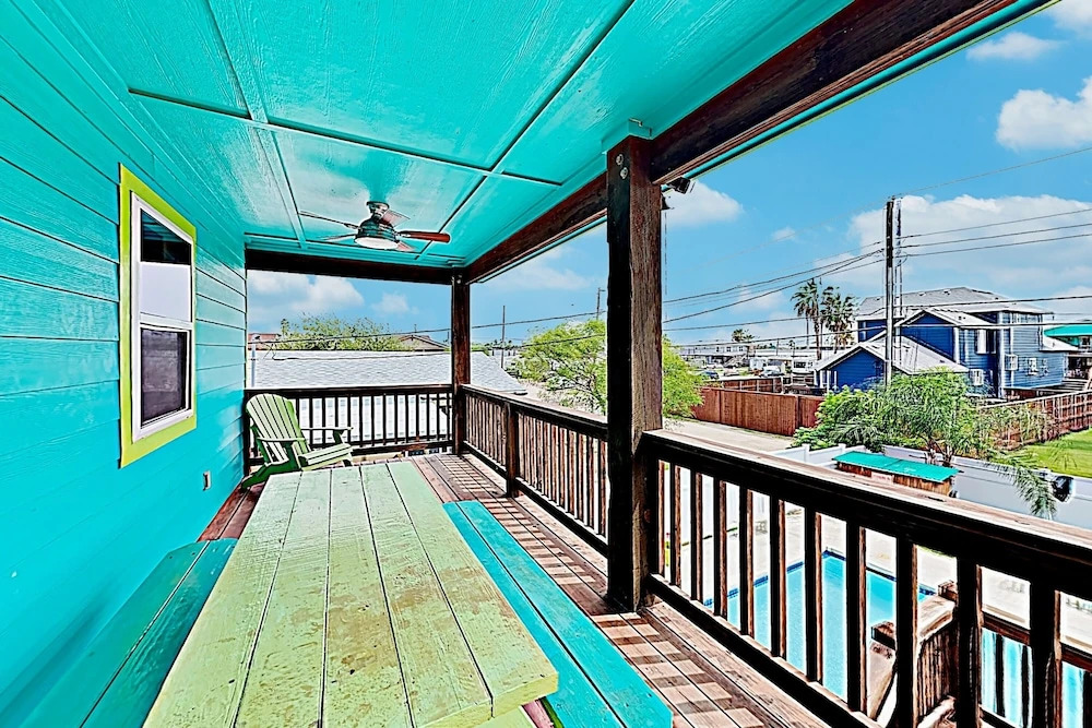 New Listing! Updated Downtown W/ Private Pool 2 Bedroom Home