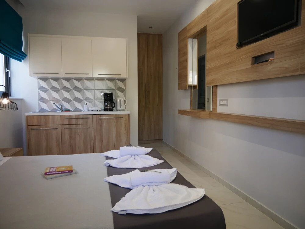 Erotokritos Studios near the beach