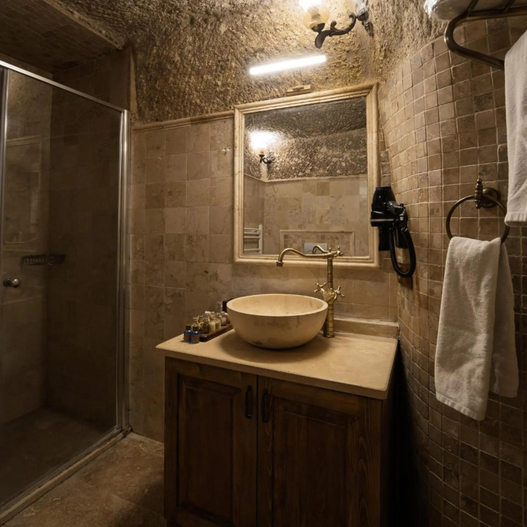 Grand Cave Suites