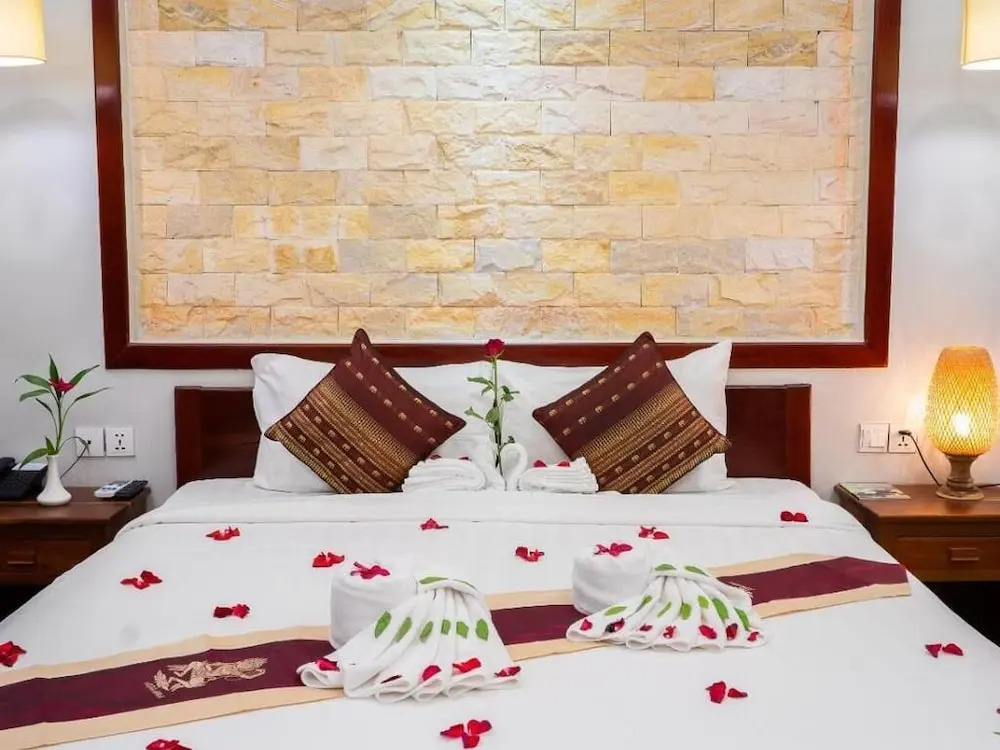 Nice Room for 2 in Hotel Historical Style Angkor