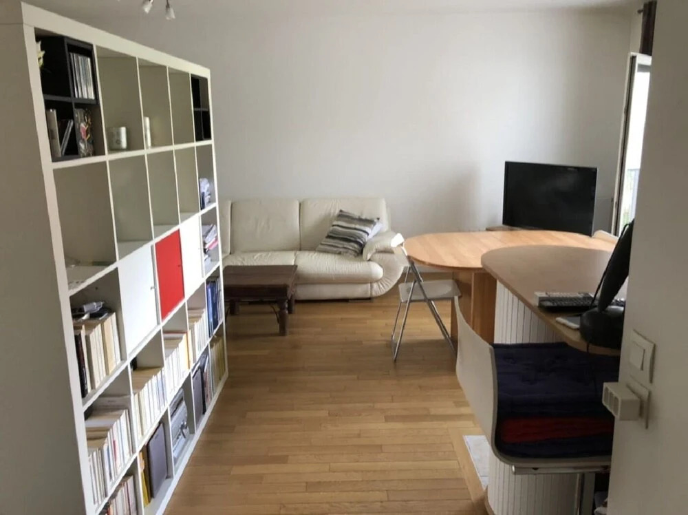 Furnished Studio on the Floor