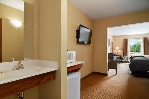 Bethel Inn and Suites