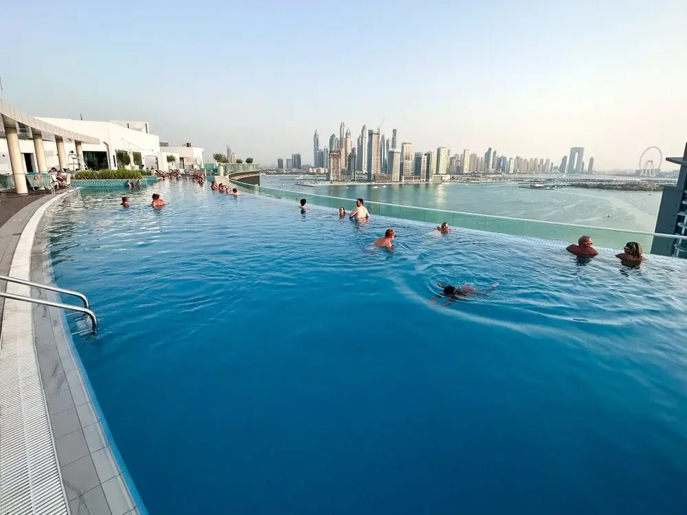 Seven Palm Apartments - Infinity Pool & Direct Beach Access