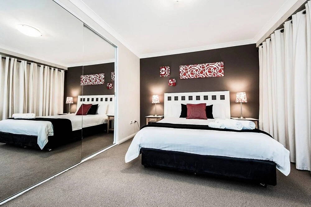 Two bedroom Apt next to Perth CBD with Parking.