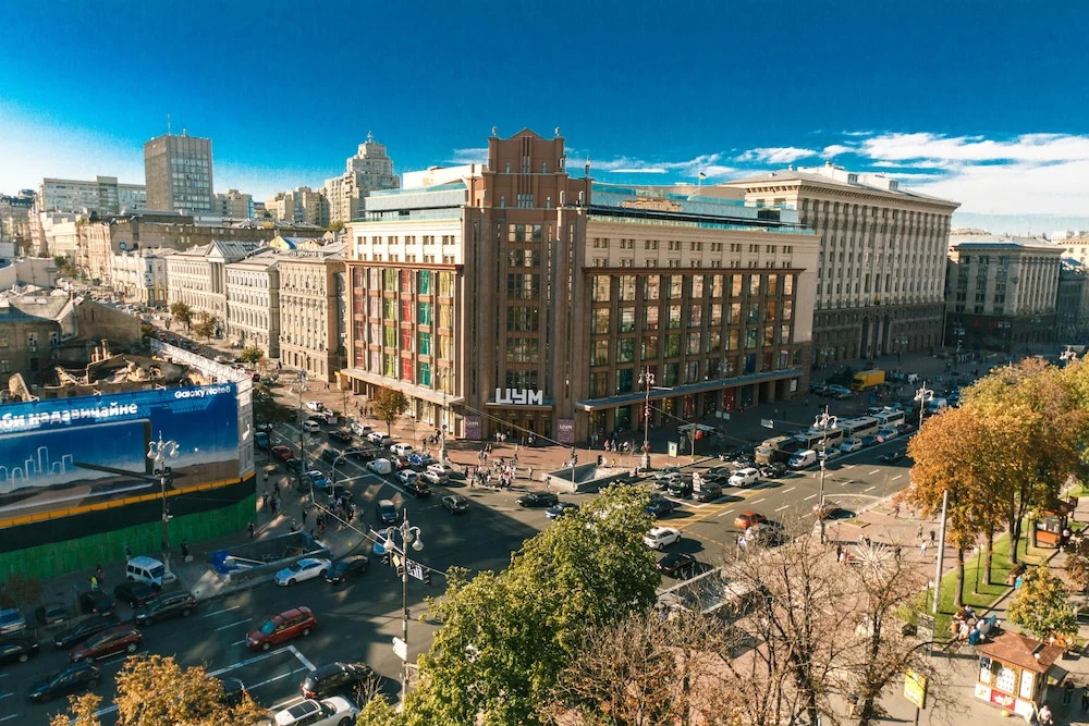 Апартаменты на Крещатике, 27-28