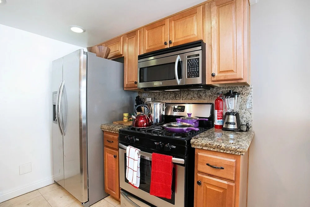 Costa Mesa -newport- Patio - Free Parking-cm-2