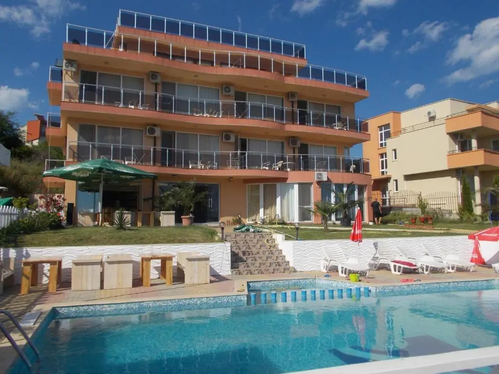 Safo Apartments and Rooms