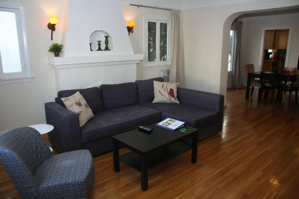 West Hollywood Vintage Vacation Apt