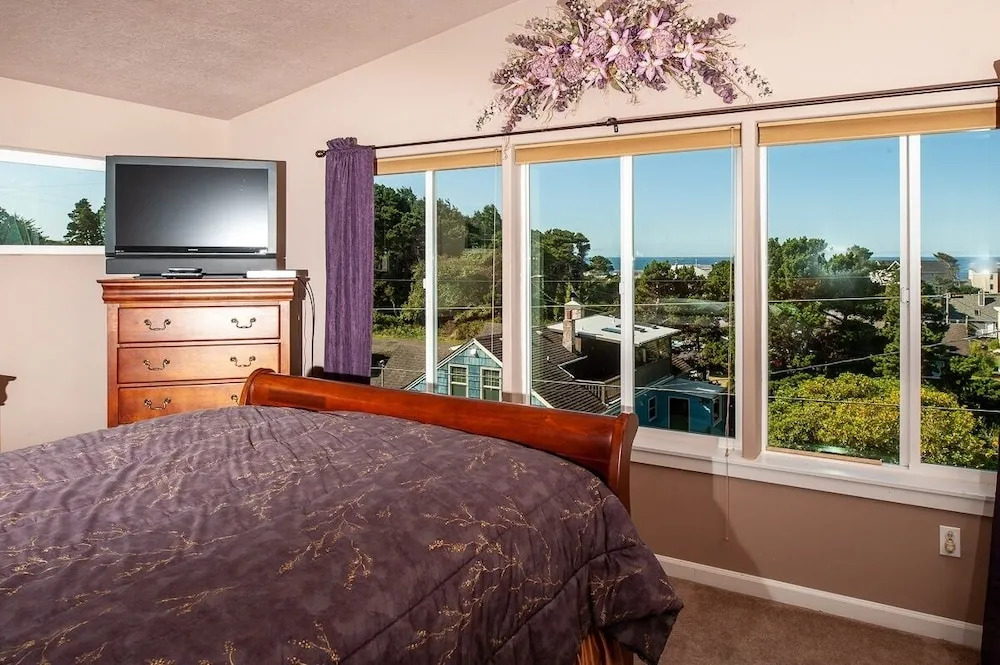 Serenity by the Sea - 3 Br Home
