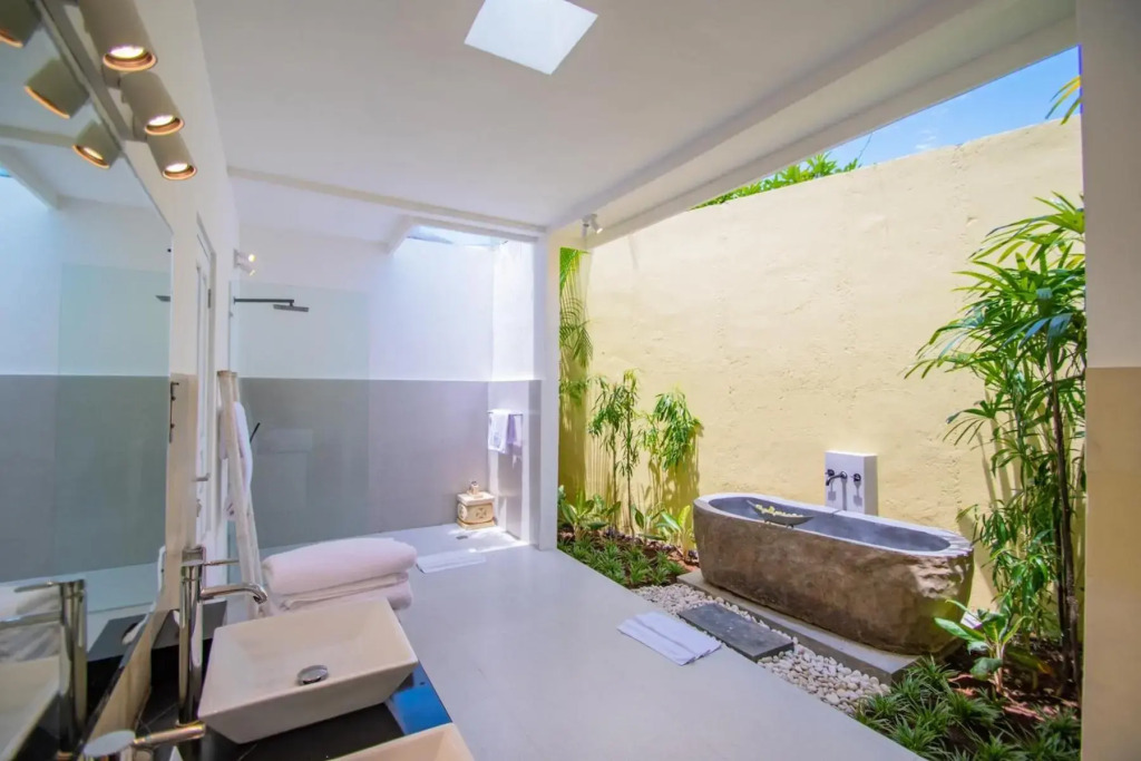 Villa Sitara, Sitara Villa Group