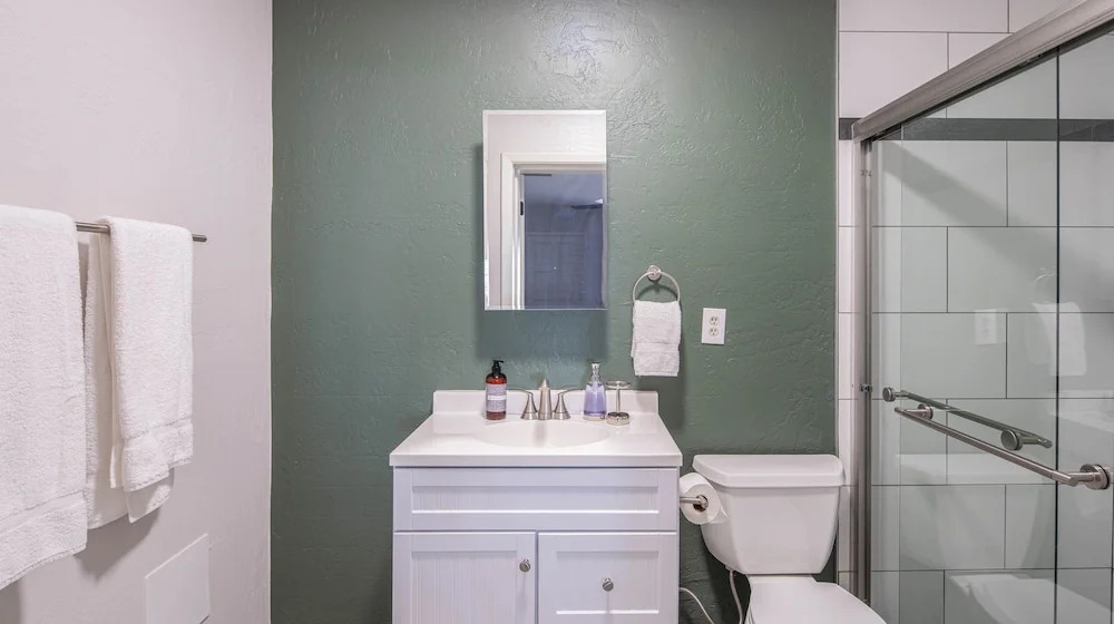 Sleek 3BR Home in Arcadia by WanderJaunt