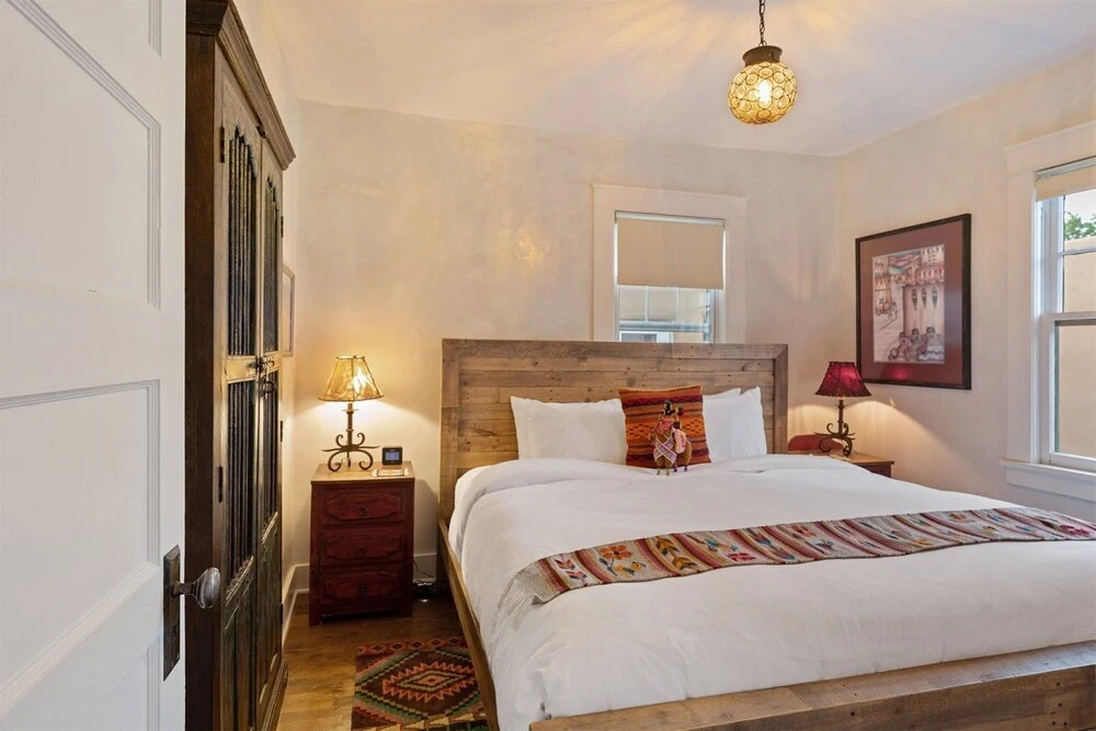 Laughing Llama - Luxury Home Two Blocks From The Plaza
