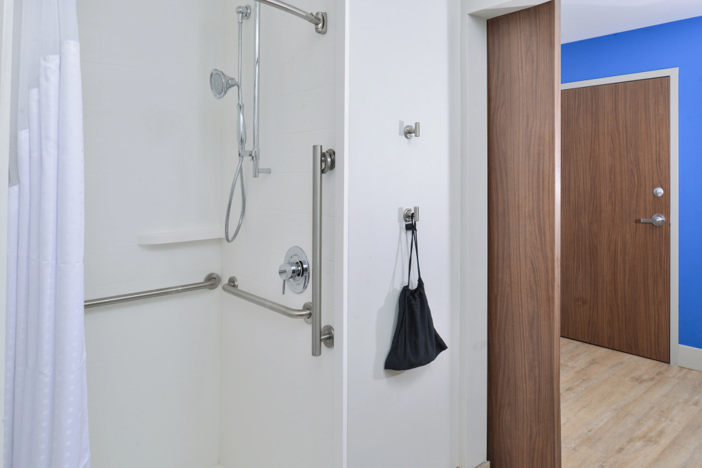 Holiday Inn Express & Suites Brighton South - US 23 by IHG