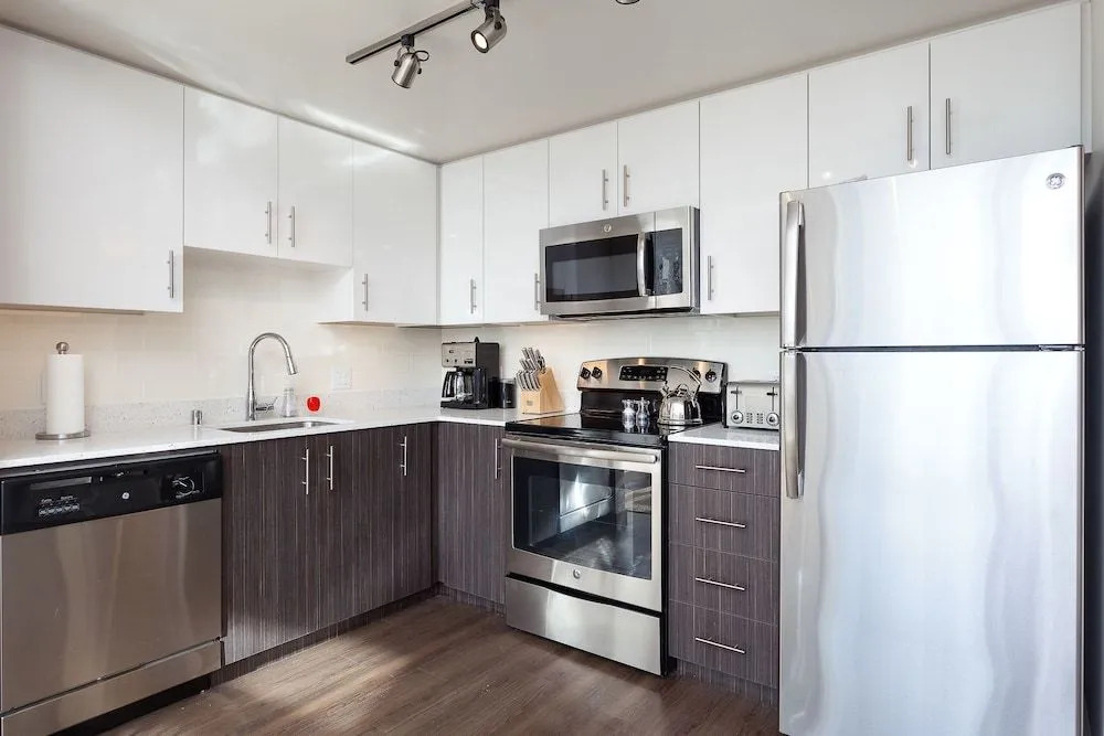 Luxe Hubs Convention Center Apartments