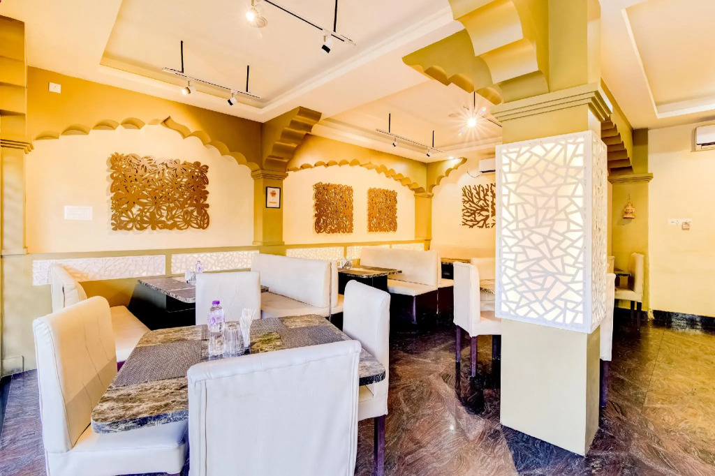 Capital O 14174 Good Luck Residency Hotel