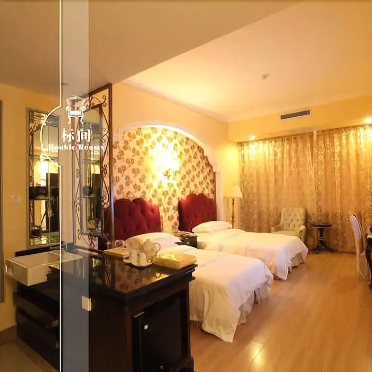 Royal Hotel
