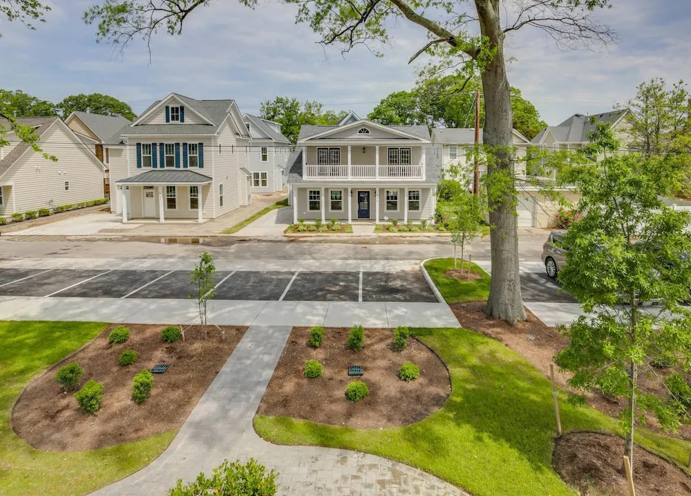 Gorgeous New Modern Farmhouse-style Townhouse Just Blocks From the Virginia Beach Oceanfront