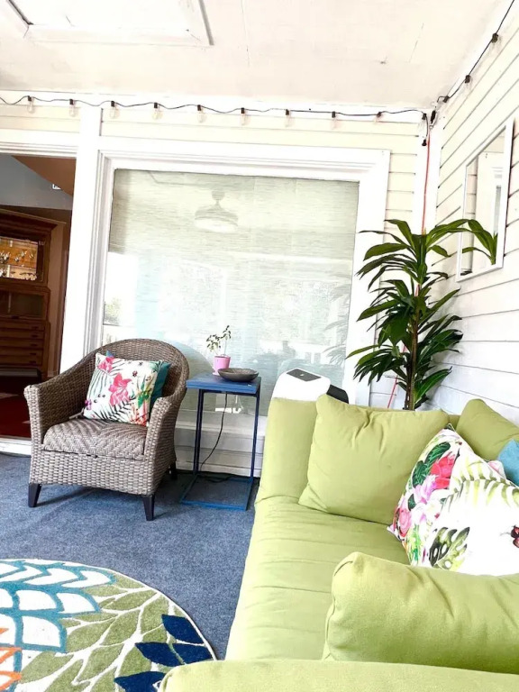 1622 Live oak Park