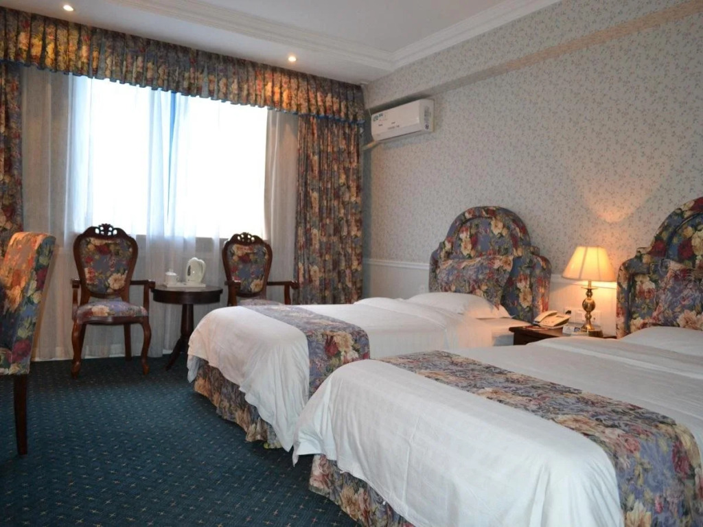 Oak Hotel