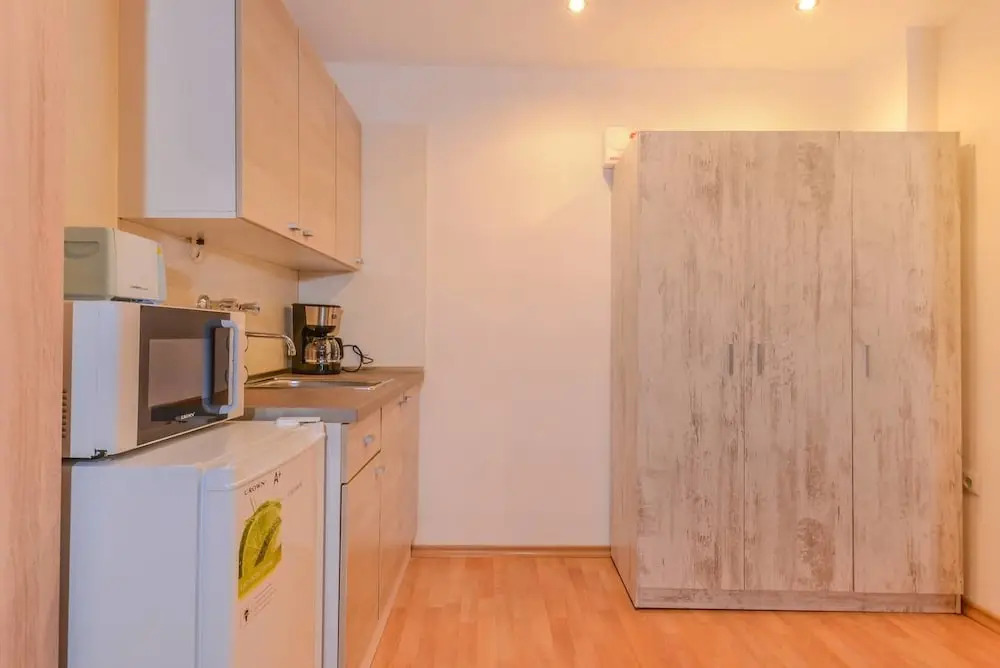 Cosy Top Floor Studio on Patriarh Evtimiy Blvd