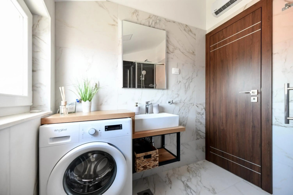 Modern holiday apartment "Libra" with swimming pool