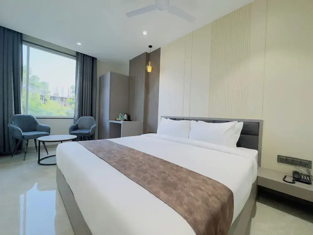 Travinities Hotel Avni Palace