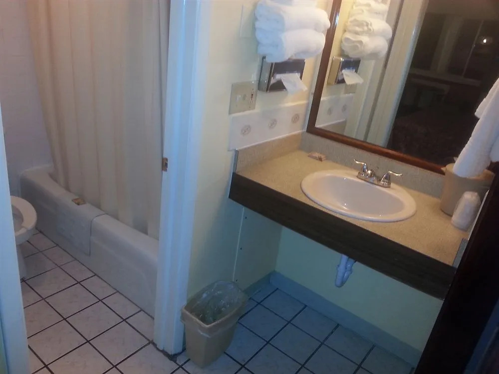 Island House Resort Hotel
