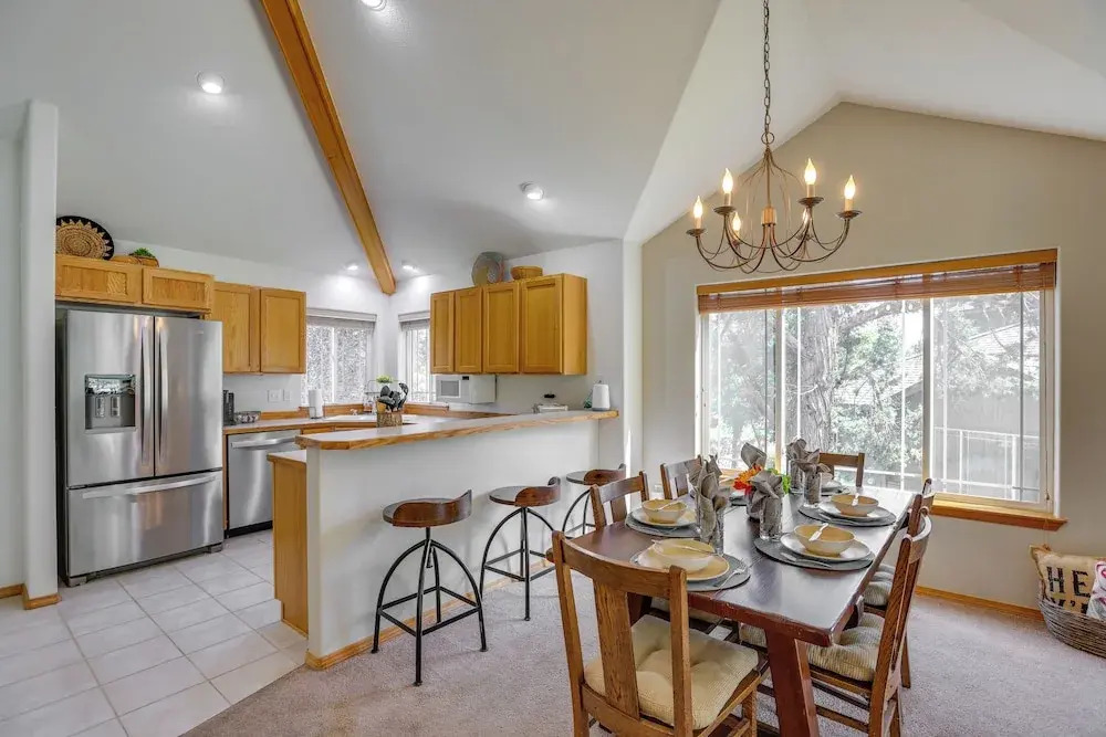 Idyllic Redmond Townhome w/ Furnished Deck!