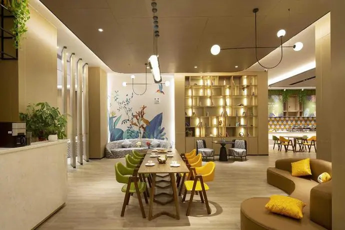 mango crystal hotel