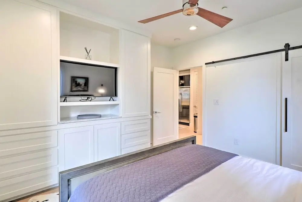 Lake LBJ Condo w/ Balcony & Shared Boat Docks