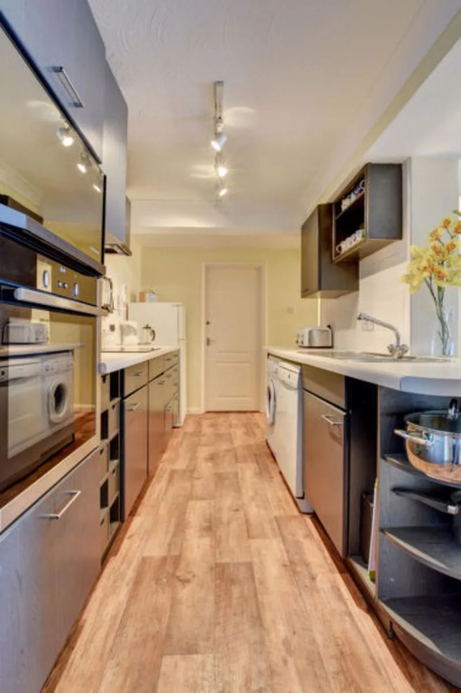 Flat 8 Clifton Court