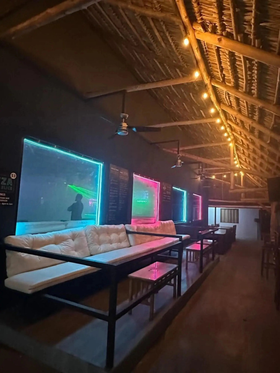 Republik Hotel, Bistro and Disco on Site