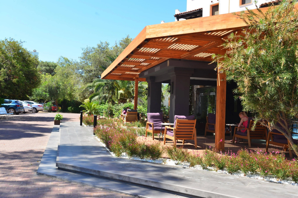 Green Beach Resort