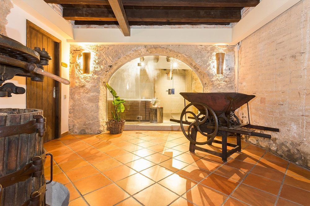 Masia Can Canyes & Spa