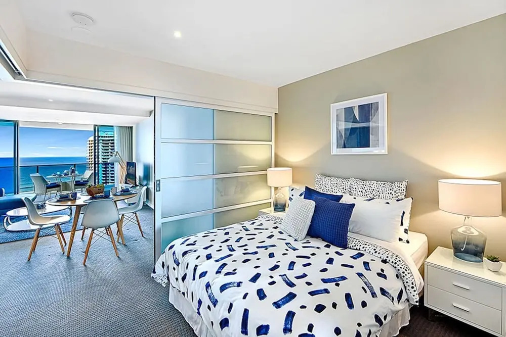 Luxurious Apartment, Heart of Surfers