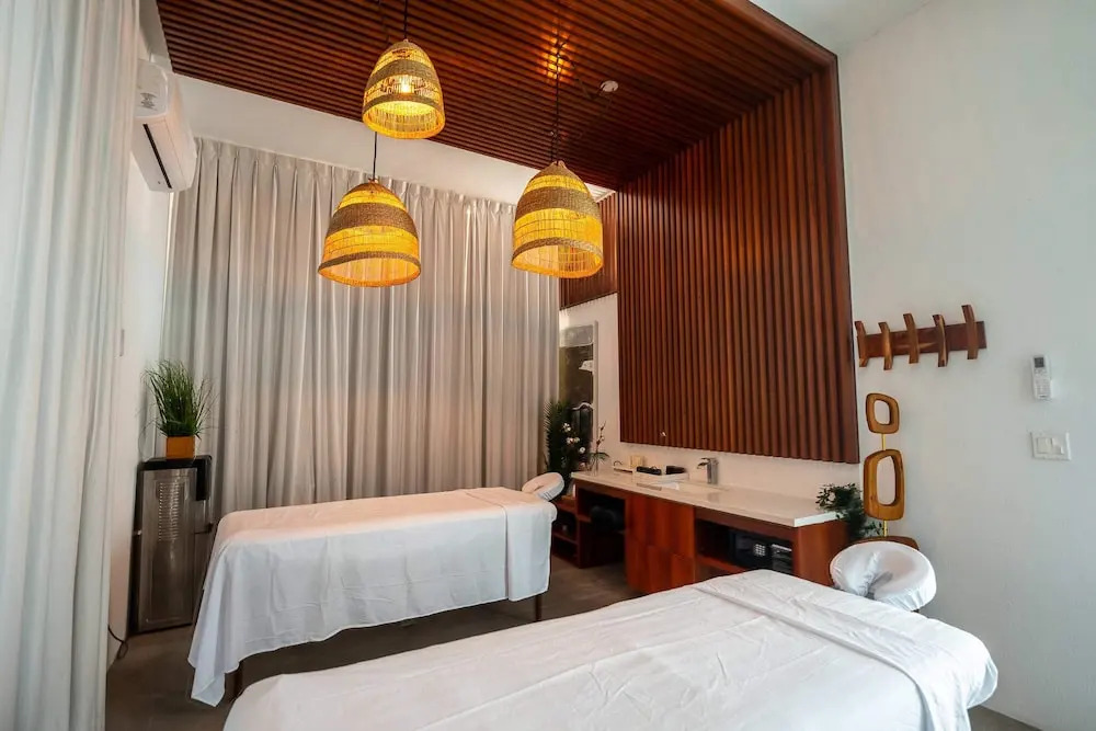 Beachside Villa, Amazing Views, Hotel Amenities v5