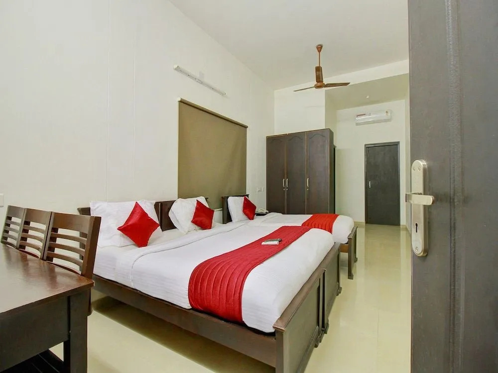 OYO 12069 Rankghas Residency