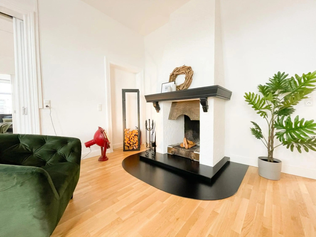 Altbauwohnung mit Schleiblick - Erster Stock