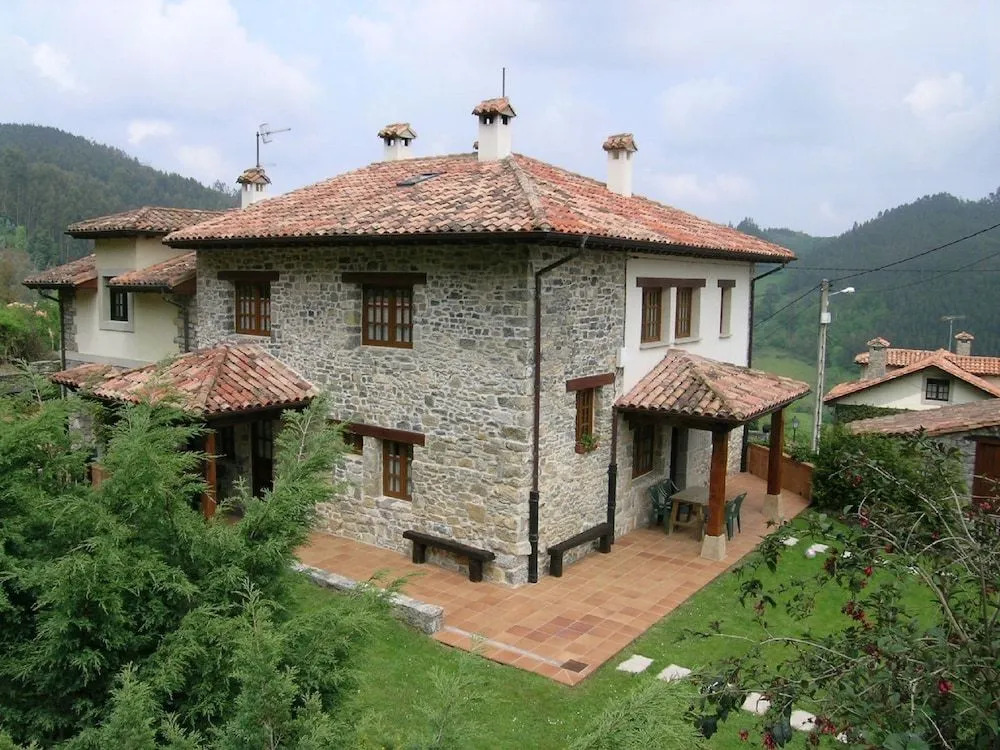 Apartamentos El llugarón