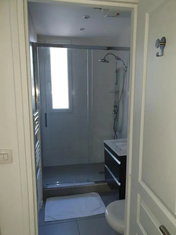 Beautiful Lincoln Apartment