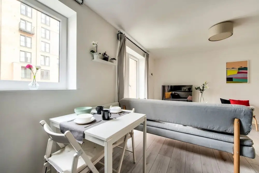 Bright 2BR Home Near Royal Mile
