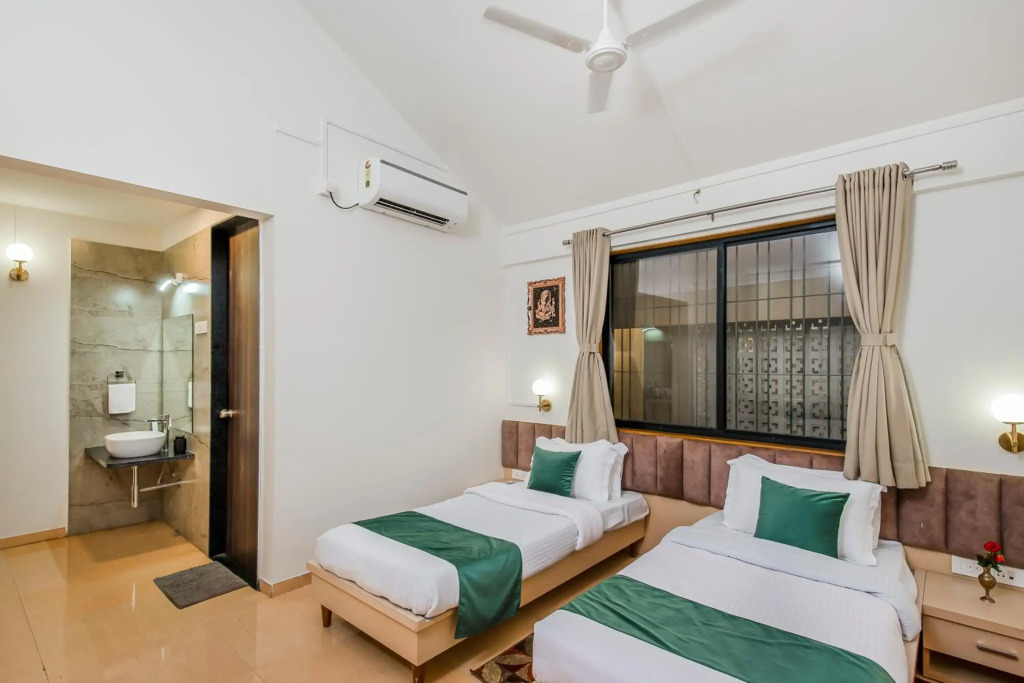 SaffronStays Amaltas, Nashik-10 Bedroom Pool Villa For Large Groups And Corporate Offsites