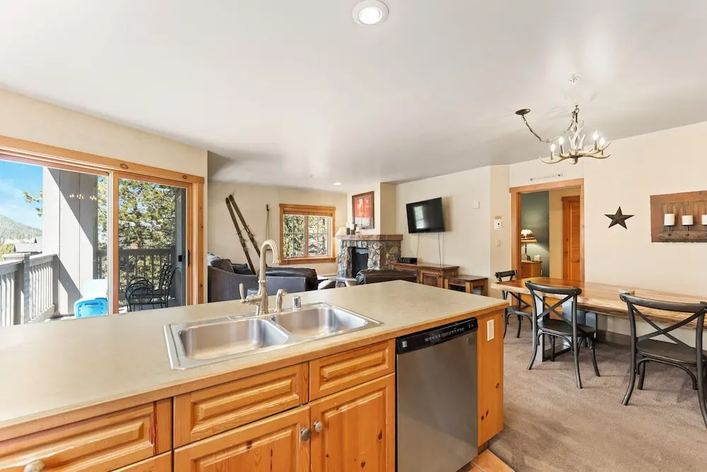 Expedition Station 8603 by SummitCove Vacation Lodging