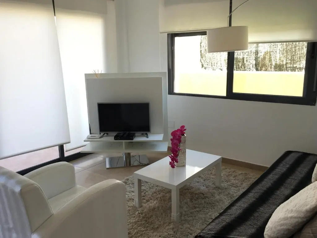 Duplex con piscina individual y vistas al mar en Torrevieja