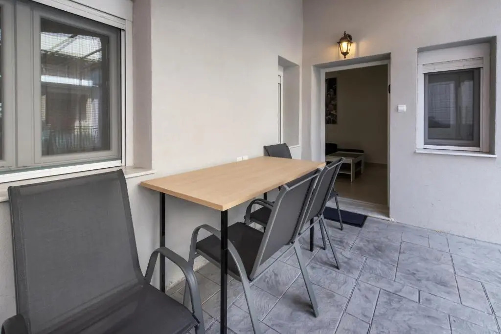 Newly built detached house with parking