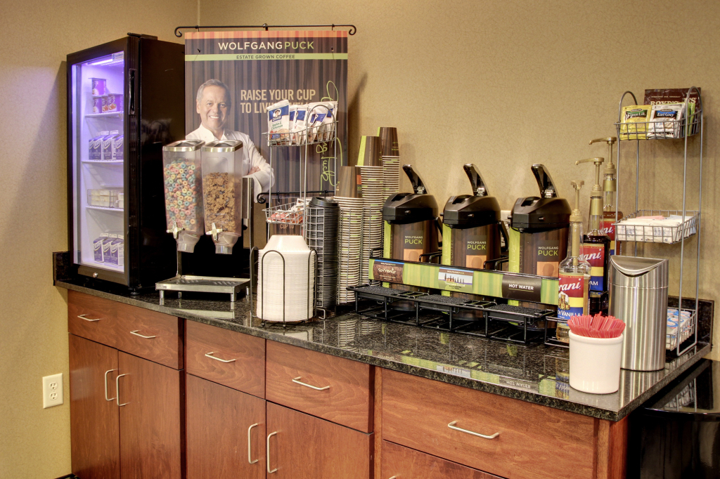 Cobblestone Hotel & Suites - Newton