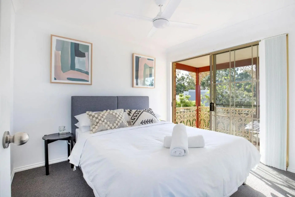 Aquamarine - modern & bright Huskisson townhouse