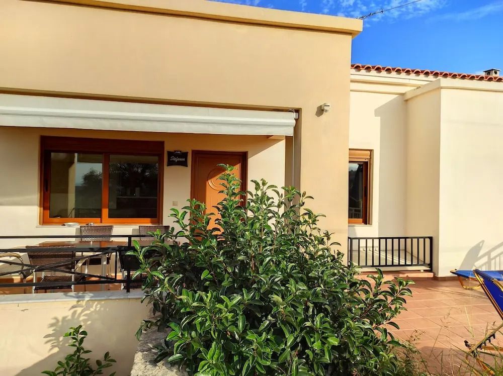 Villa Stefanos, Sea View, Private Pool, Near Sea