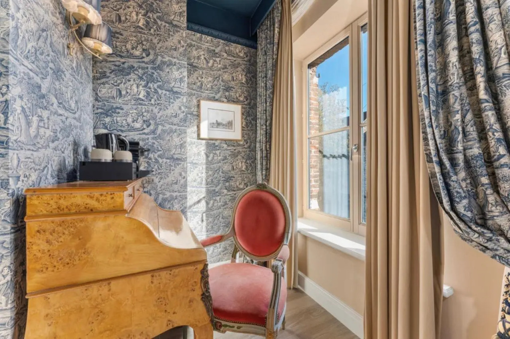 Bordeau Canal Suites